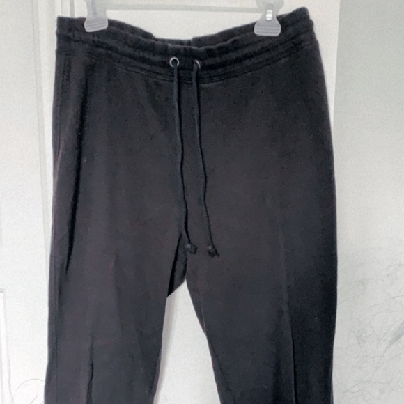 JOGGING - Picture 1 of 5